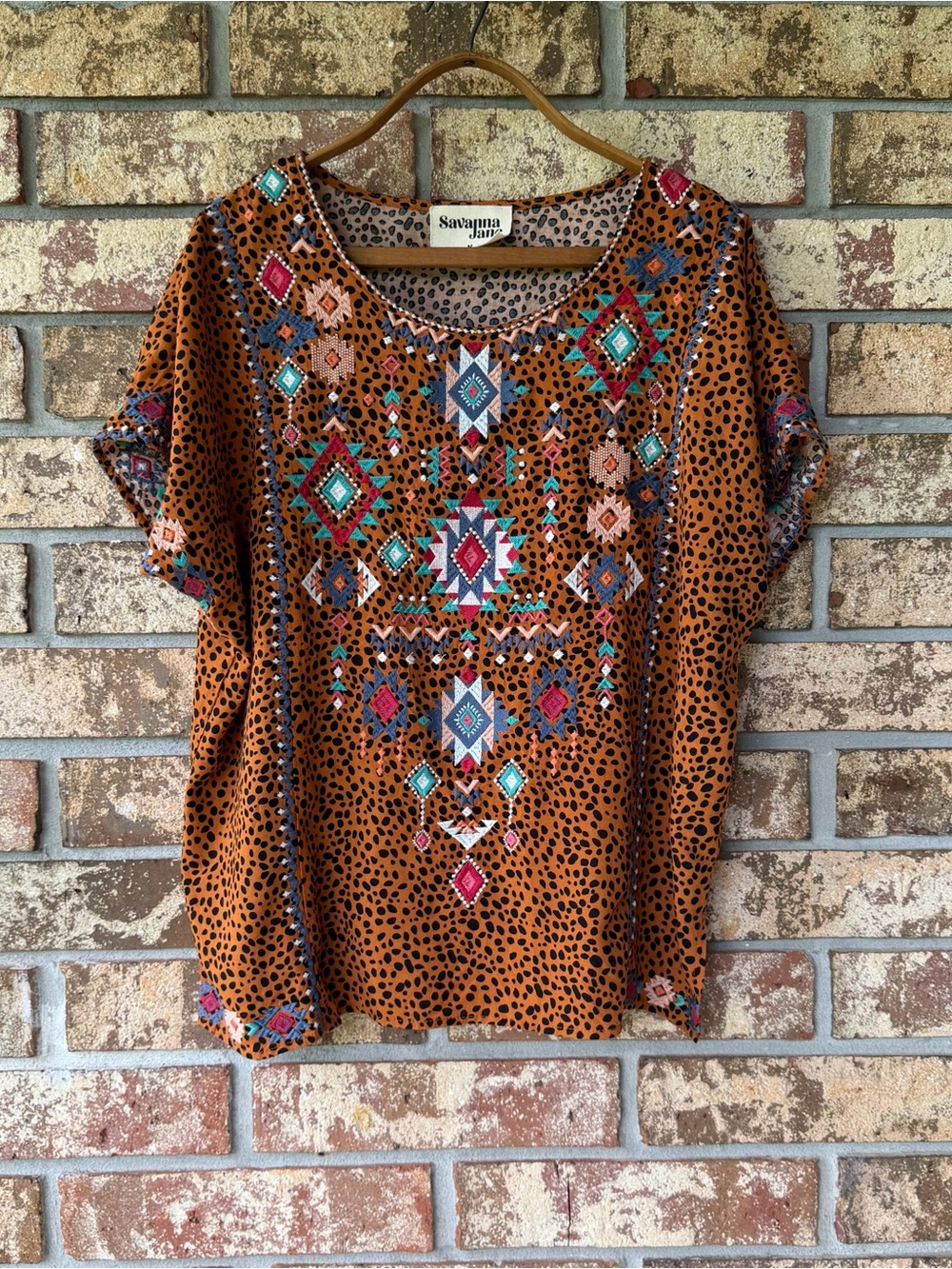 Savanna Jane Top Women’s Size Medium Cheetah Print Embroidered Beautiful!